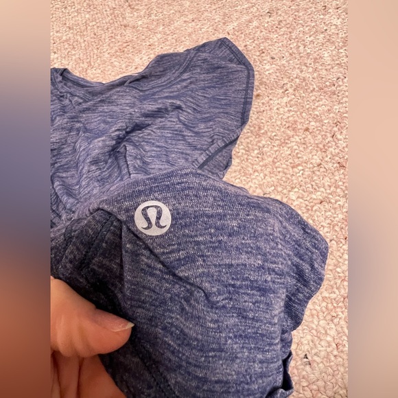 Lululemon tanks top - Picture 4 of 11